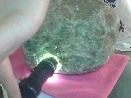 玉石毛料切割视频,一刀定乾坤的精湛技艺